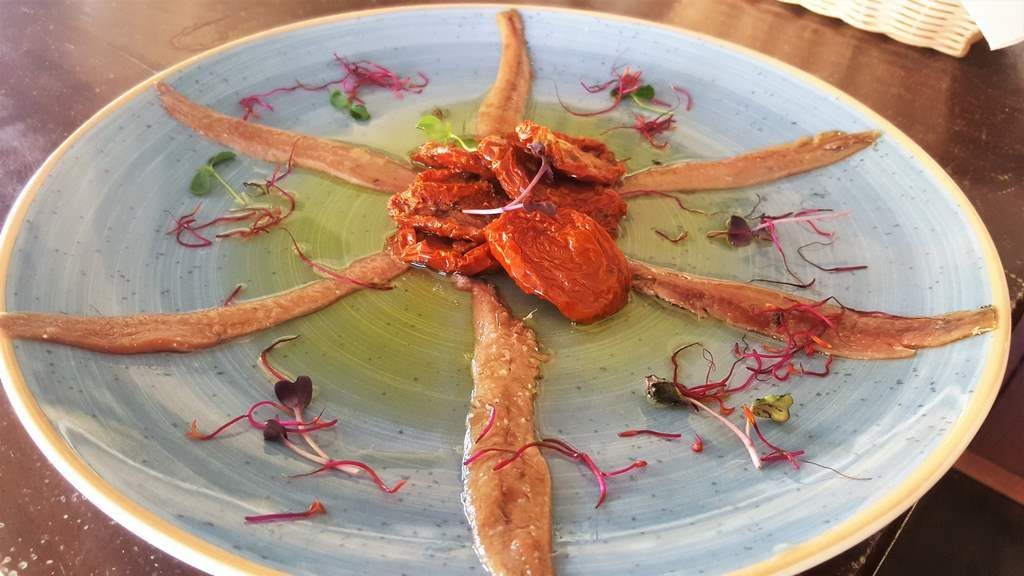 Anchoas con tomates secos Anchoas con tomates secos
