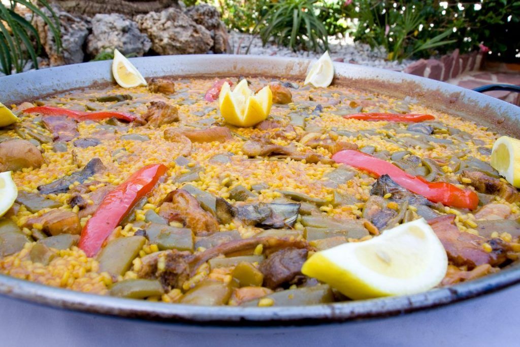 Paella valenciana Paella valenciana