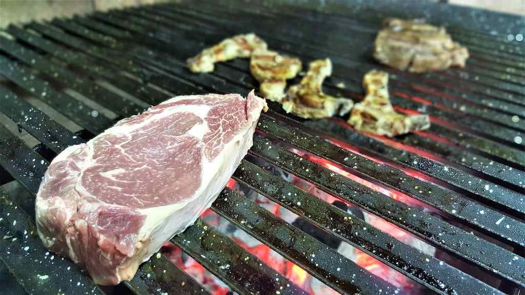 Carnes a la brasa Carnes a la brasa